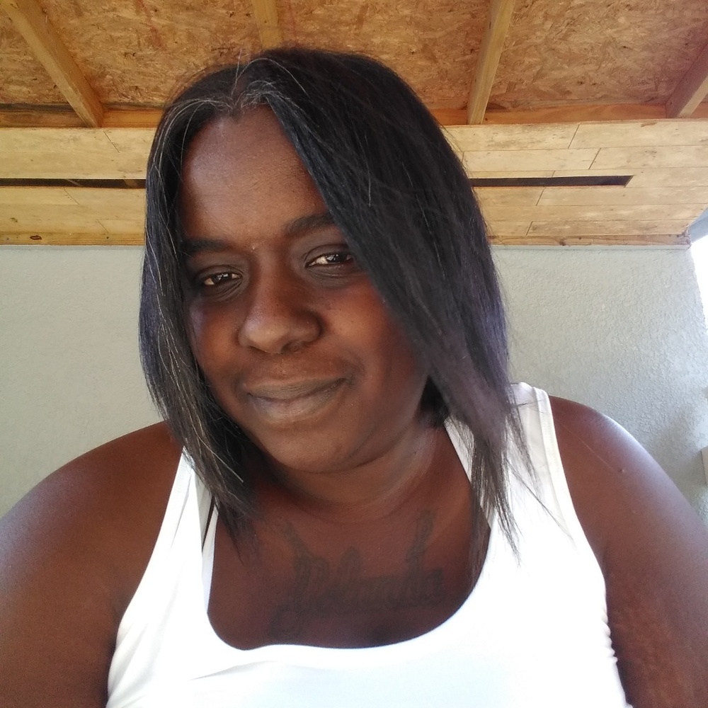 Meet your Posher, Yolanda